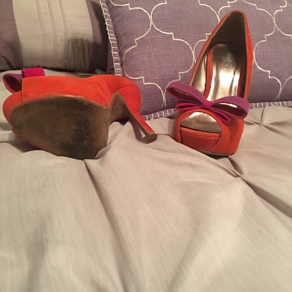 Heels - Picture 2 of 4